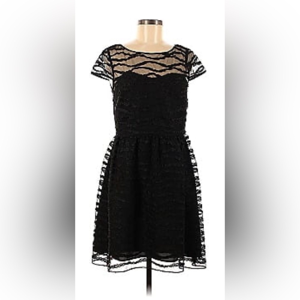 Karl Lagerfield dress size 4 - Picture 3 of 3